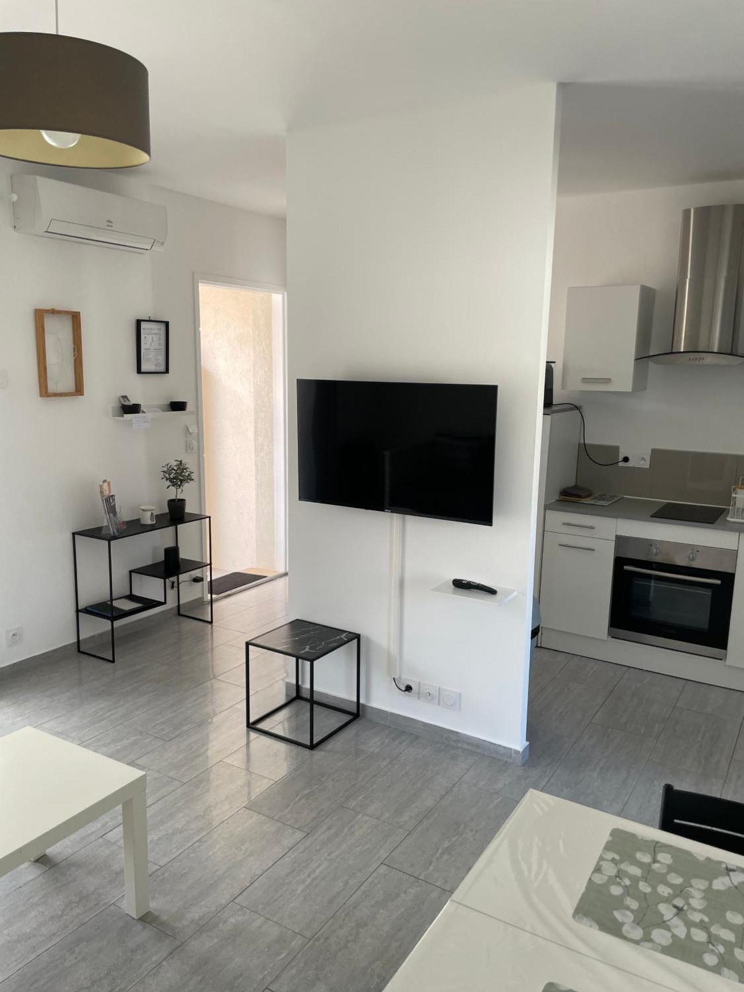 Appartement T2 Avec Terrasse Et Cour Cavaillon Ngoại thất bức ảnh