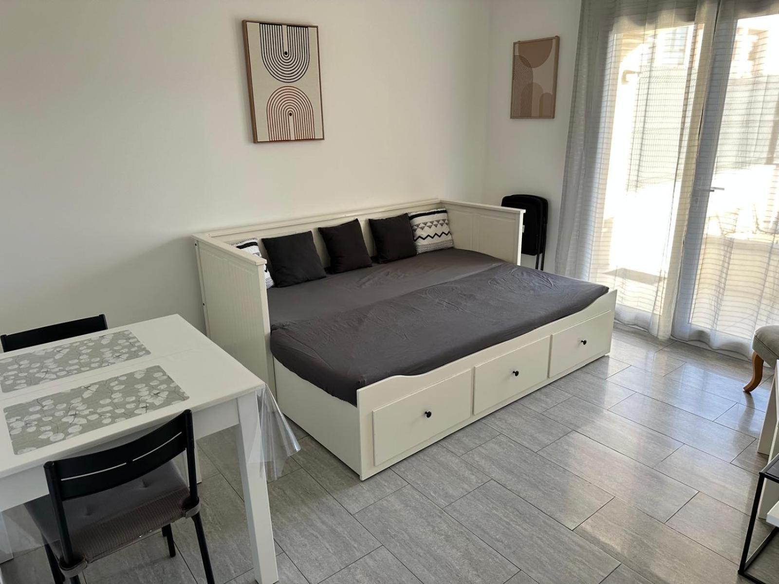 Appartement T2 Avec Terrasse Et Cour Cavaillon Ngoại thất bức ảnh
