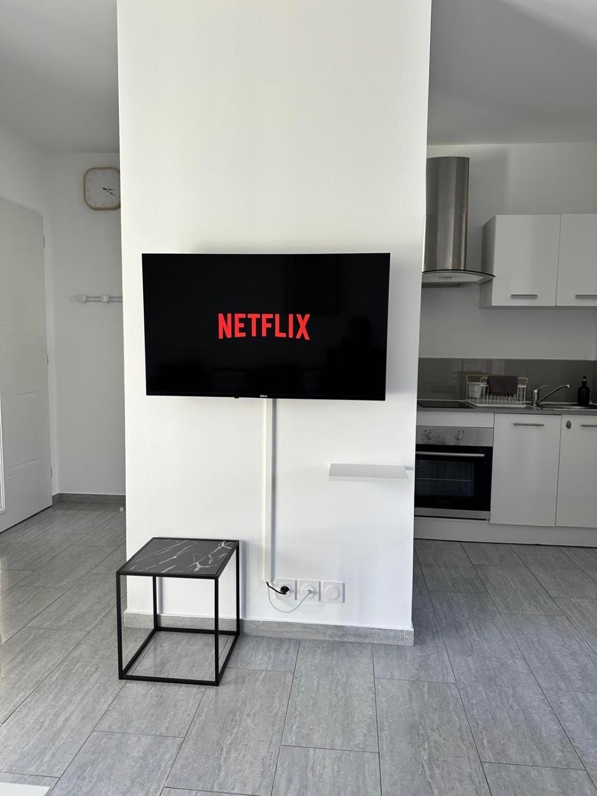 Appartement T2 Avec Terrasse Et Cour Cavaillon Ngoại thất bức ảnh
