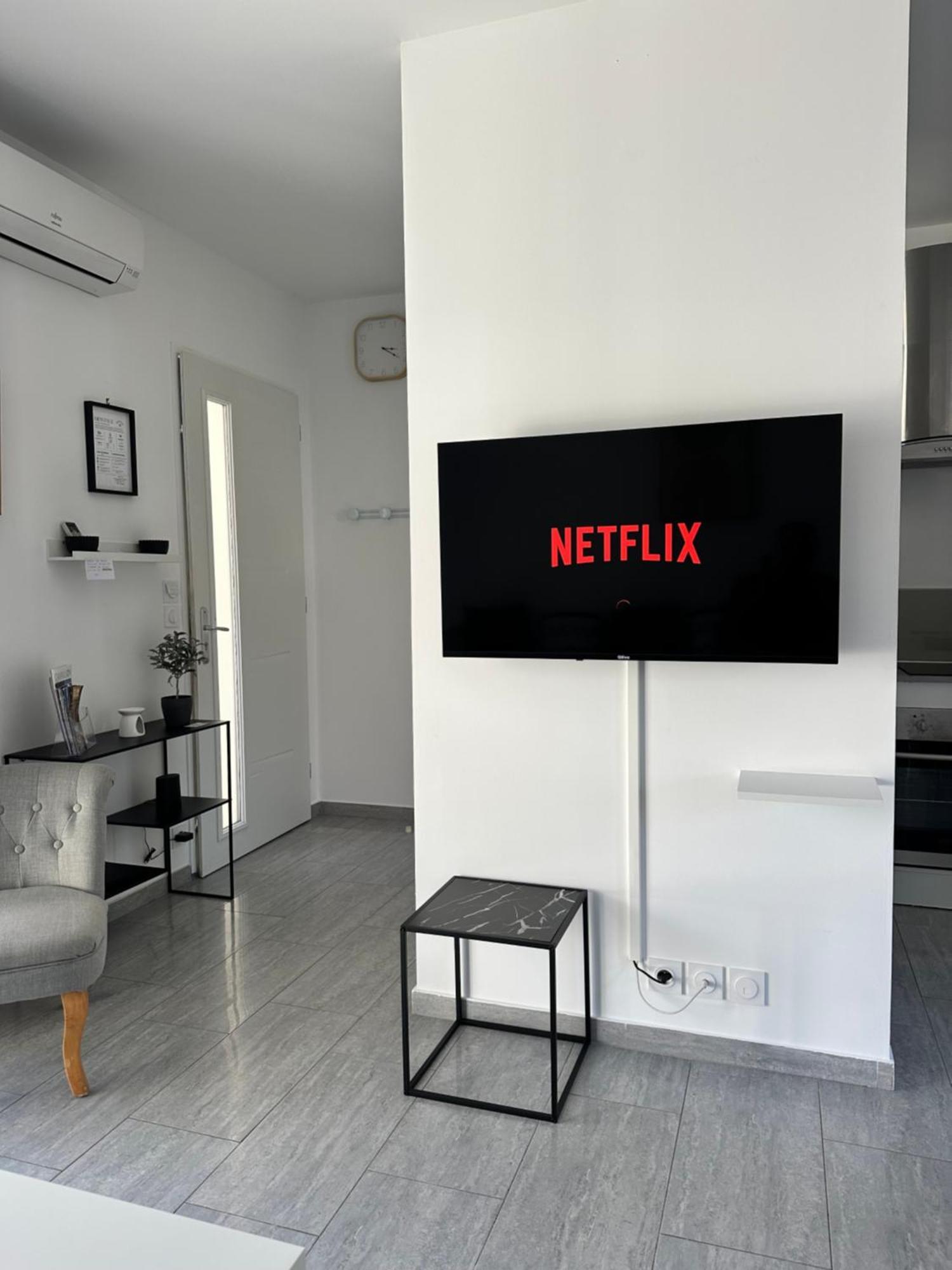 Appartement T2 Avec Terrasse Et Cour Cavaillon Ngoại thất bức ảnh